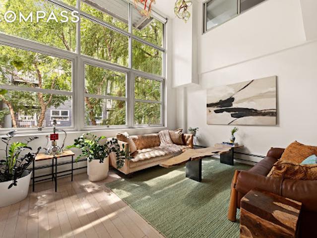 Apartment for sale in Arverne, New York
