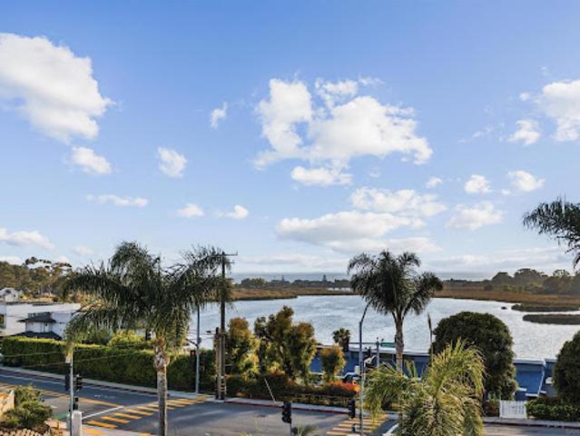 Apartment for sale in Carlsbad, California