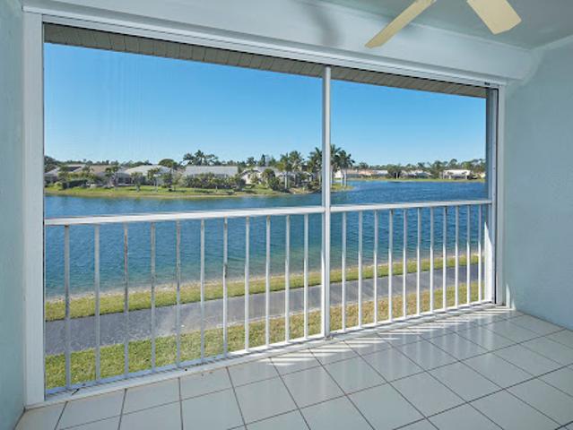 Apartment for sale in Naples, Florida