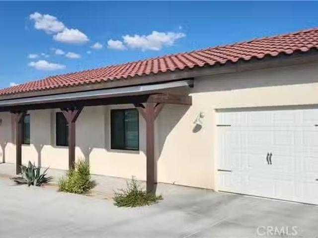 Condo for rent in Fontana