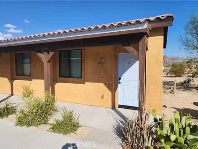 Condo for rent in Fontana