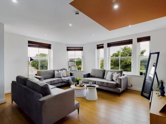 Room for rent in Calderstones