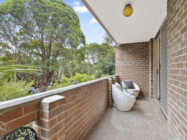 Apartment for sale in Lower North Shore, Sydney