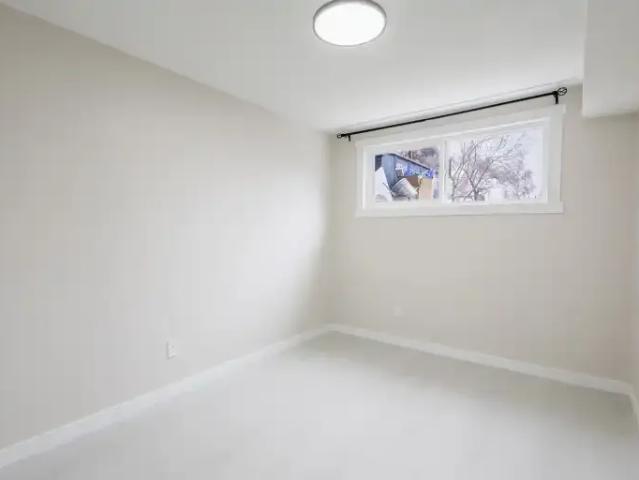 Apartment for rent in Glenbrook, Calgary