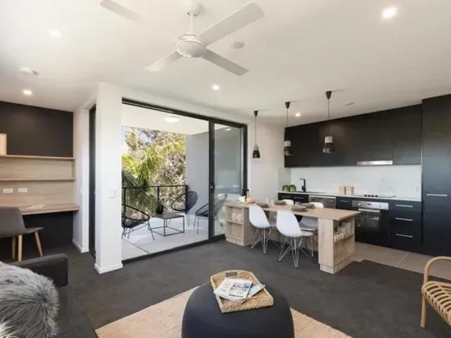 Apartment for rent in Cannon Hill, Greater Brisbane