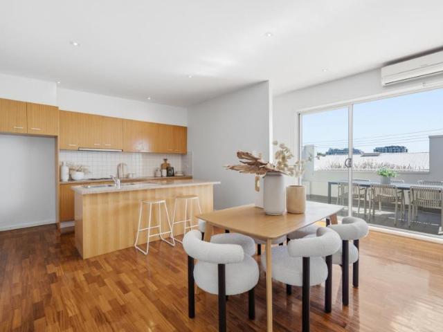 Apartment for sale in Caulfield South, Melbourne