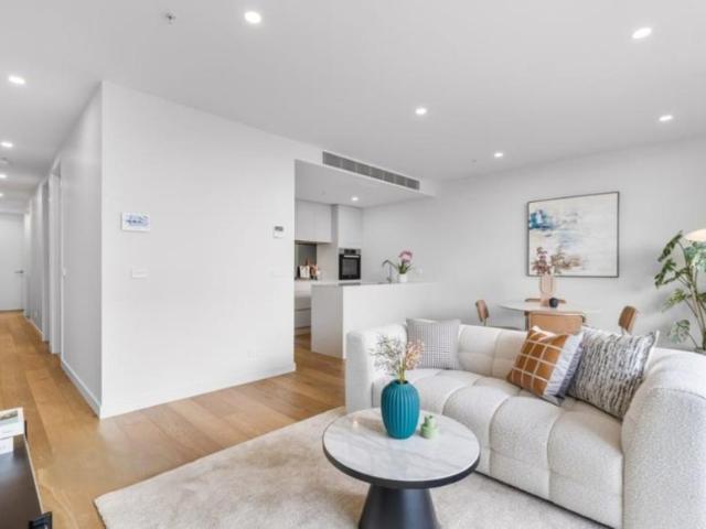 Apartment for sale in Caulfield South, Melbourne
