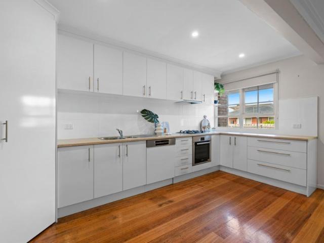 Apartment for sale in Cheltenham, Melbourne