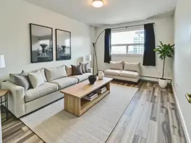 Apartment for rent in Dollard-des-ormeaux, Quebec