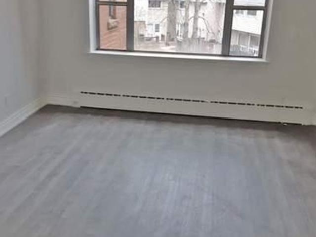 Apartment for rent in Dundas