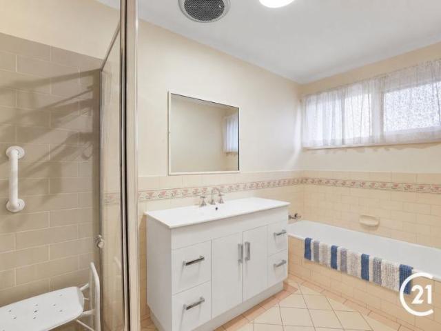 Apartment for sale in Thyra, Victoria