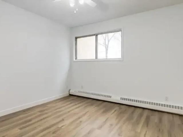 Apartment for rent in Wedgewood, Alberta