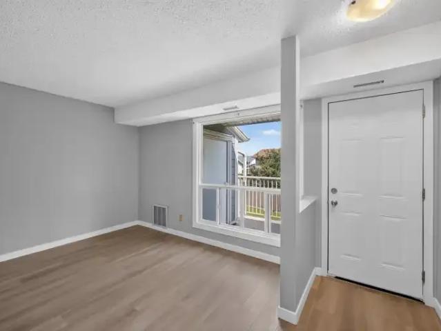 Apartment for rent in Wedgewood, Alberta