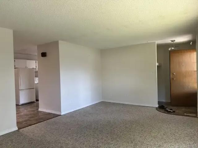 Apartment for rent in Wedgewood, Alberta