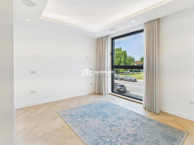Apartment for rent in Finchley, Church End