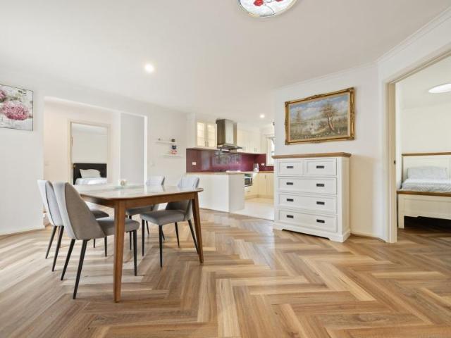 Apartment for sale in Glen Waverley, Melbourne