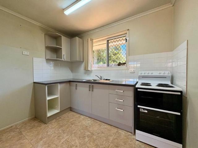 Apartment for rent in Harristown, Queensland