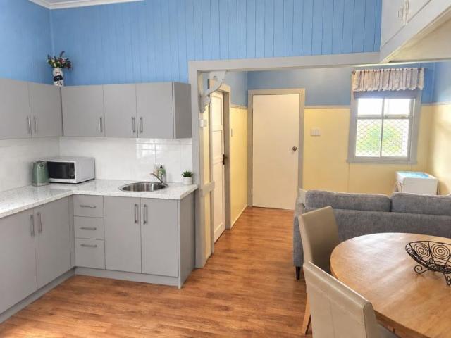 Apartment for rent in Harristown, Queensland