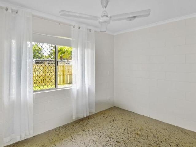 Apartment for rent in Holloways Beach, Cairns