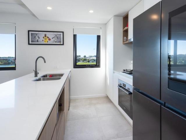 Apartment for sale in Hope Island, Gold Coast City