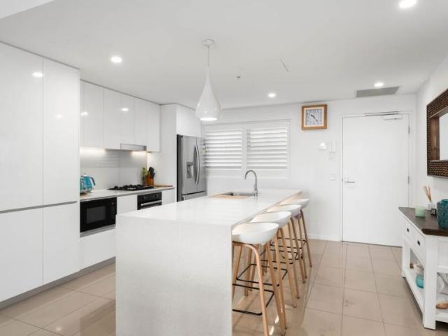 Apartment for sale in Labrador, Gold Coast City