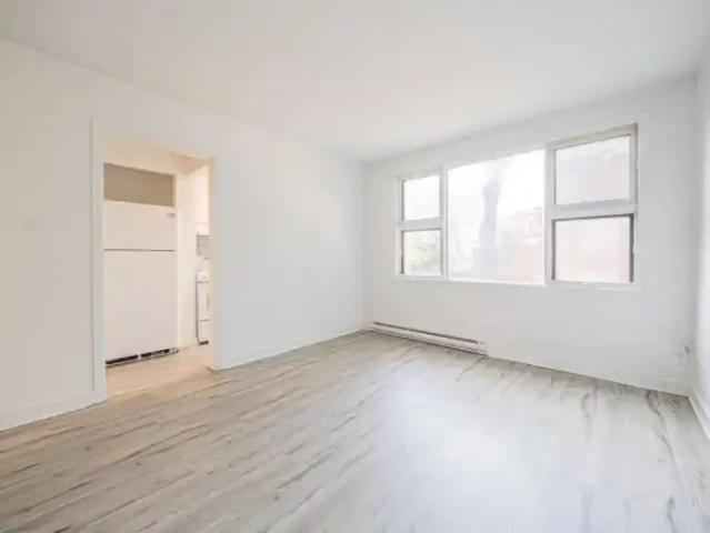 Apartment for rent in St. Leonard's, Quebec