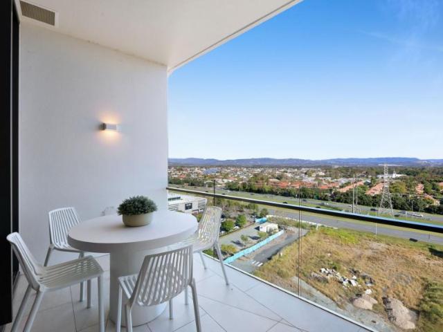 Apartment for rent in Mermaid Waters, Gold Coast City