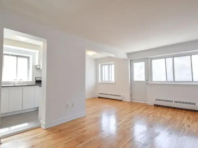 Apartment for rent in St. Leonard's, Quebec
