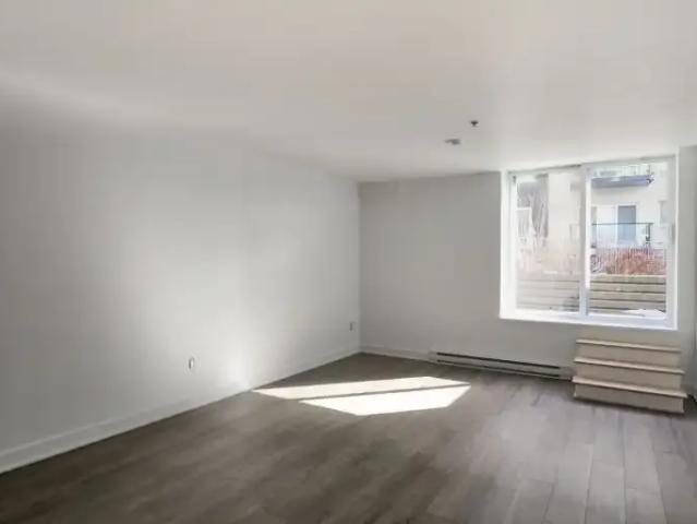 Apartment for rent in St. Leonard's, Quebec