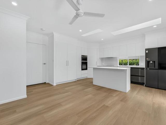 Apartment for rent in Paradise Point, Gold Coast City