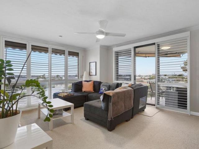 Apartment for sale in Paradise Point, Gold Coast City