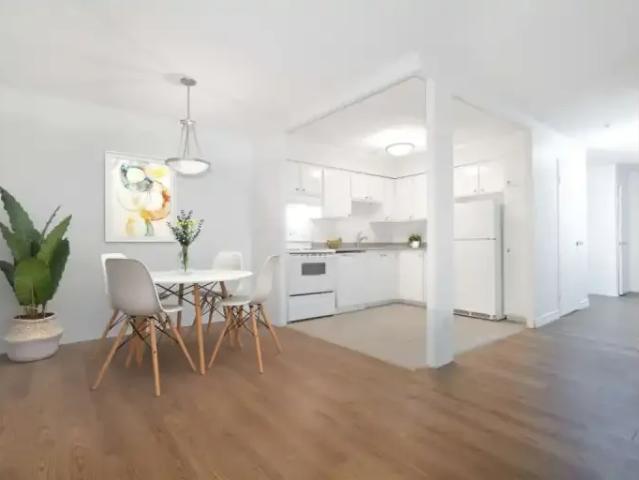 Apartment for rent in Pointe-claire, Quebec