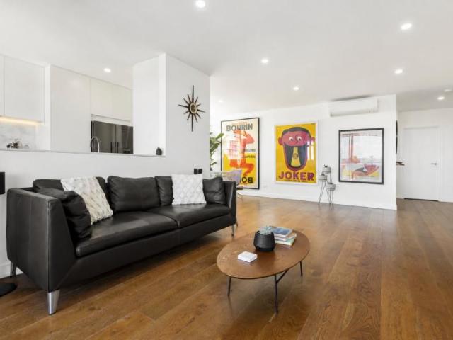 Apartment for sale in Port Melbourne, Melbourne