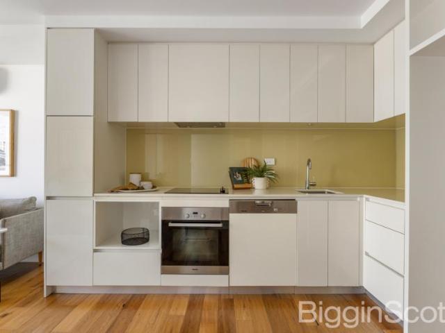 Apartment for sale in Port Melbourne, Melbourne