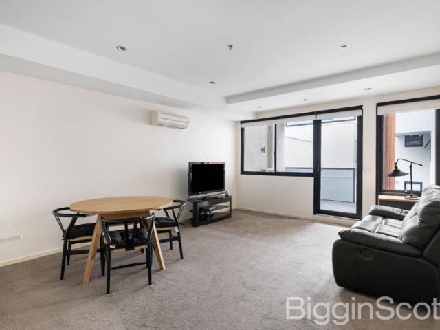 Apartment for sale in Port Melbourne, Melbourne