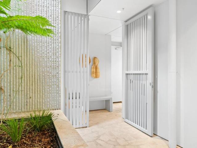 Apartment for sale in Safety Beach, Melbourne