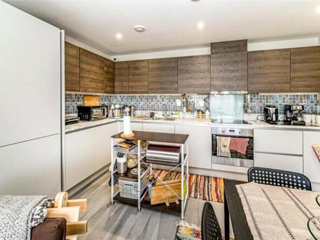 Apartment for sale in Slough