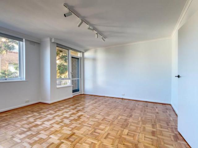 Apartment for rent in St Kilda East, Melbourne