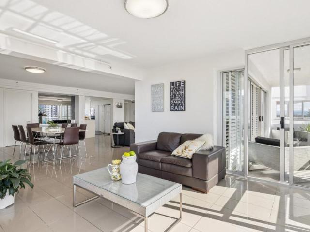 Apartment for sale in Surfers Paradise, Gold Coast City