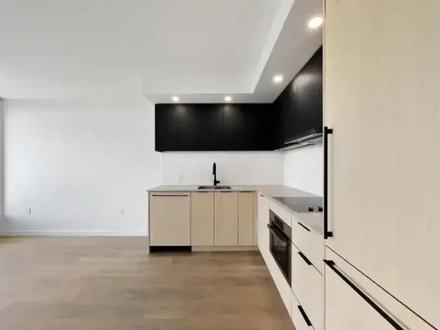 Apartment for rent in Surrey, British Columbia