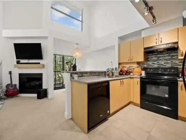 Apartment for rent in City Centre, Surrey