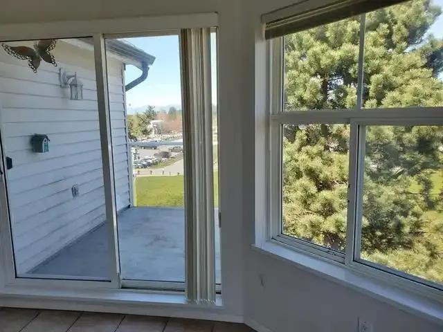 Apartment for rent in Strawberry Hill, Surrey