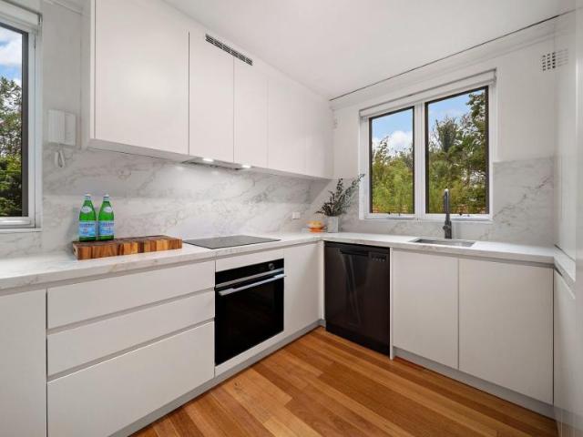 Apartment for sale in Lower North Shore, Sydney