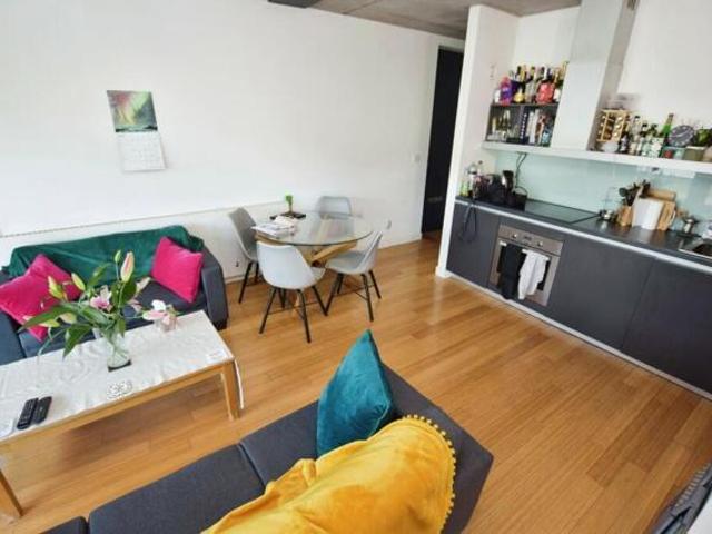 Apartment for sale in Altrincham, Broadheath