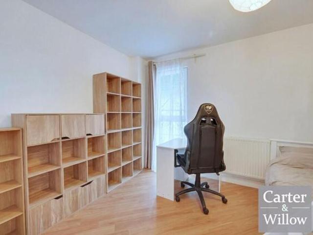 Apartment for sale in Becontree, Greater London