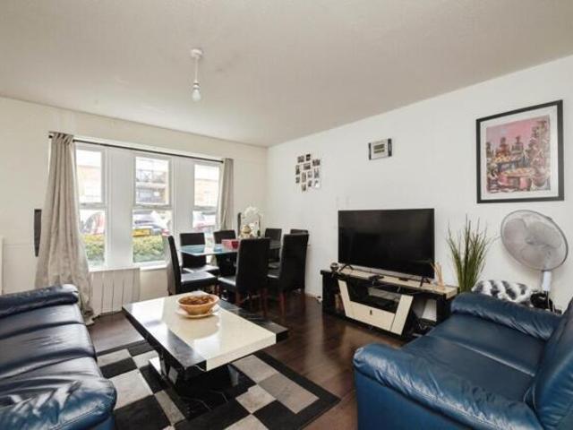 Apartment for sale in Barking, Thames View