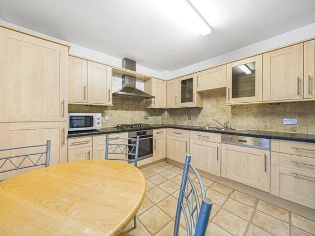 Apartment for sale in Barnet, Stanmore