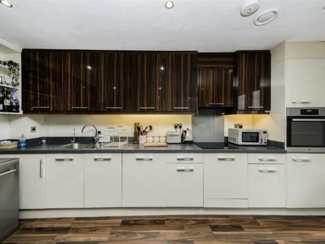 Apartment for sale in Barnet, Colindale