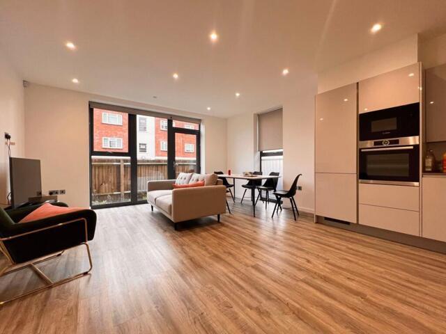 Apartment for sale in The Hale, Greater London