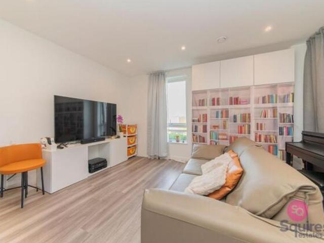 Apartment for sale in Mill Hill, Greater London